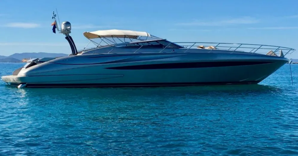 yate invictus lateral